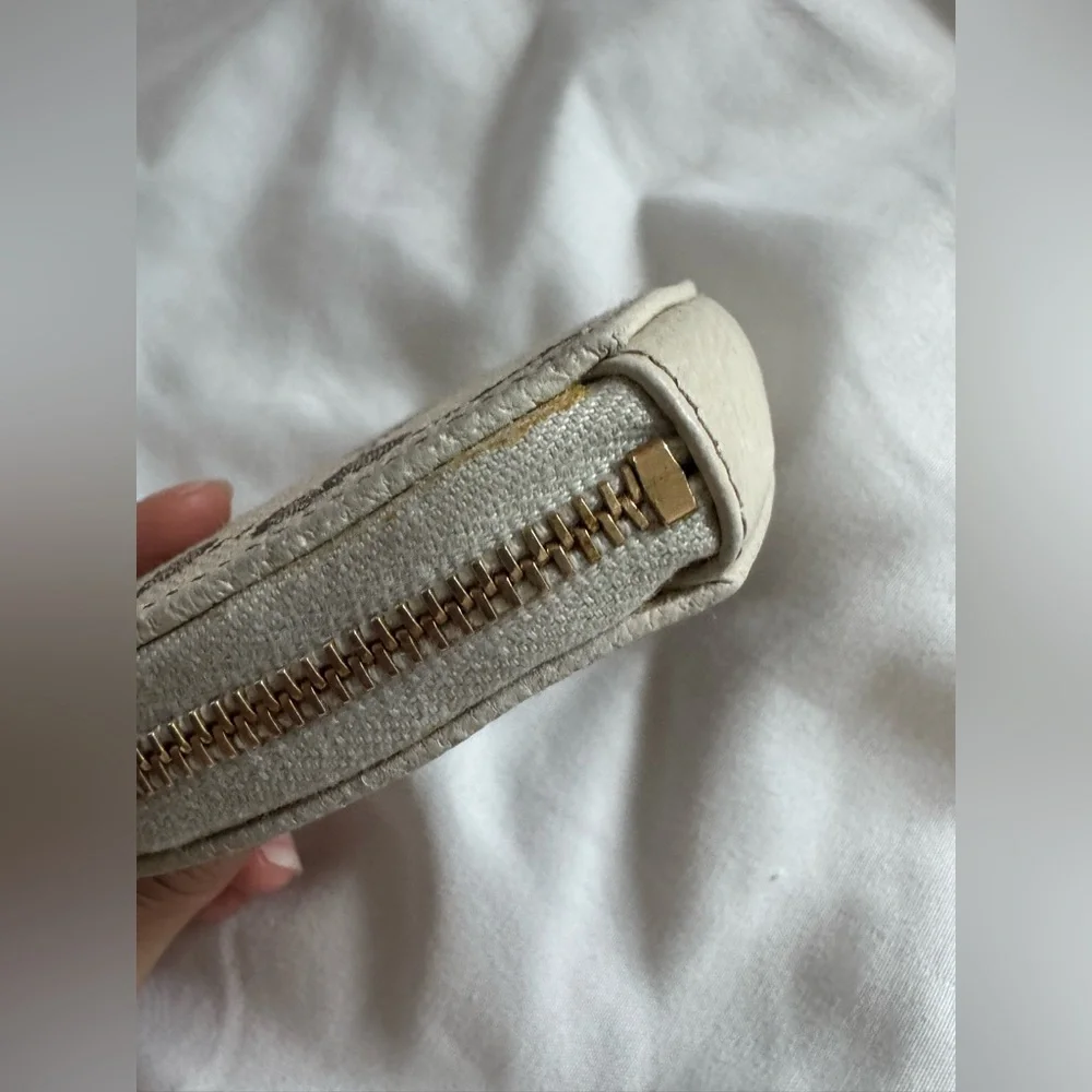 Gucci Heart Coin Purse Authentic - Picture 5 of 8